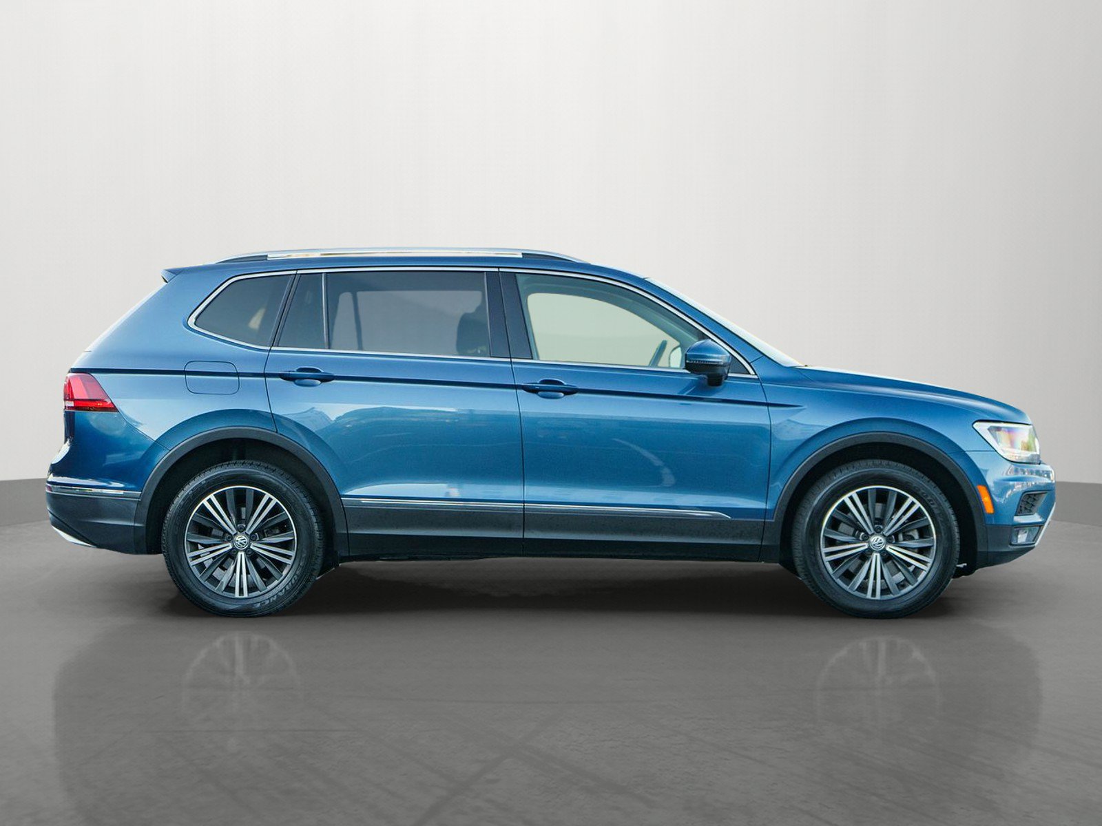 Used 2019 Volkswagen Tiguan SEL AWD/4WD image 8