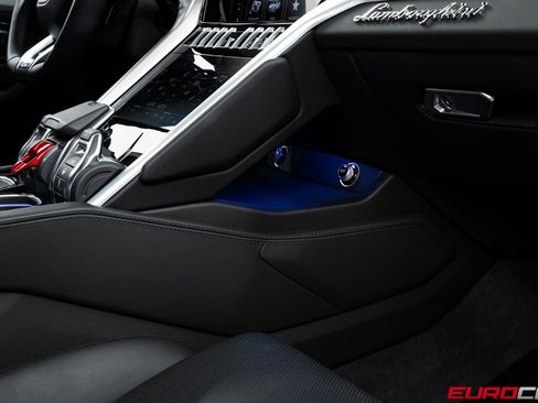 Used 2022 Lamborghini Urus image 31