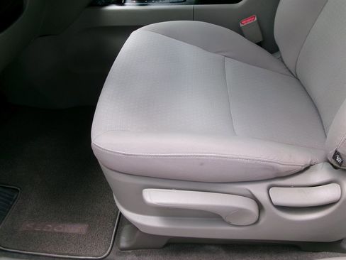 Used 2018 Kia Sedona L image 17