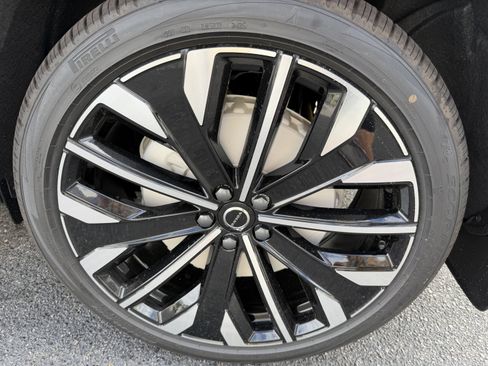 New 2026 Volvo XC60 T8 Ultra w/ Protection Package Premier image 32