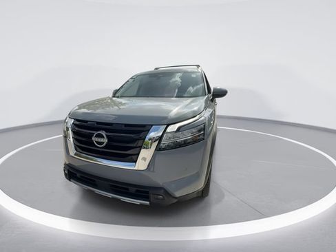 Used 2023 Nissan Pathfinder Platinum w/ Lighting Package (N93) AWD/4WD image 3