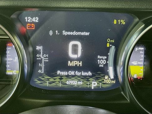 Used 2022 Jeep Wrangler Unlimited Sahara w/ Cold Weather Group AWD/4WD image 15