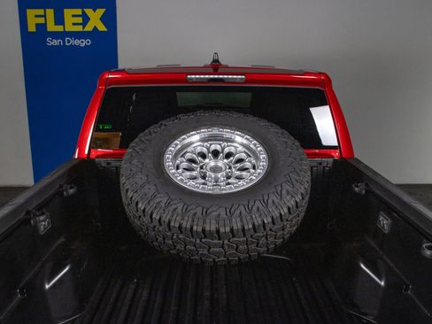 Used 2025 Toyota Tacoma TRD Off-Road image 17