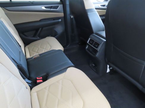 New 2025 Volkswagen Atlas Cross Sport SE image 24