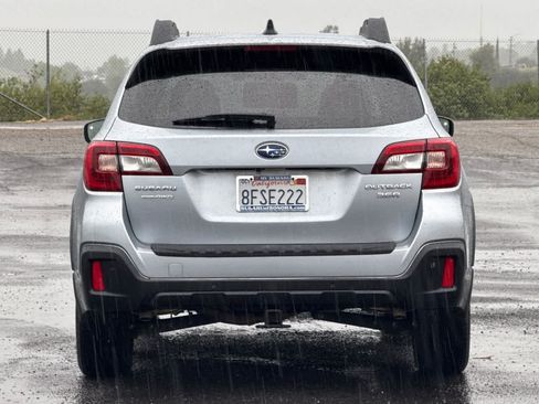Used 2018 Subaru Outback 3.6R Limited AWD/4WD image 4
