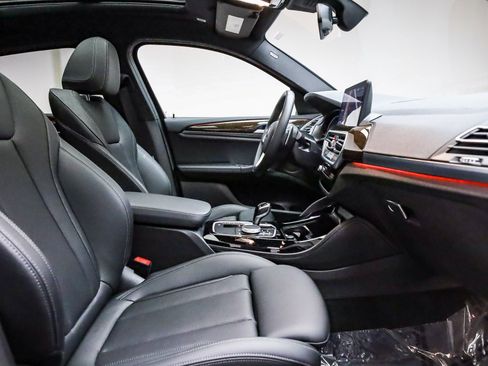 Certified 2023 BMW X4 xDrive30i w/ Convenience Package image 18