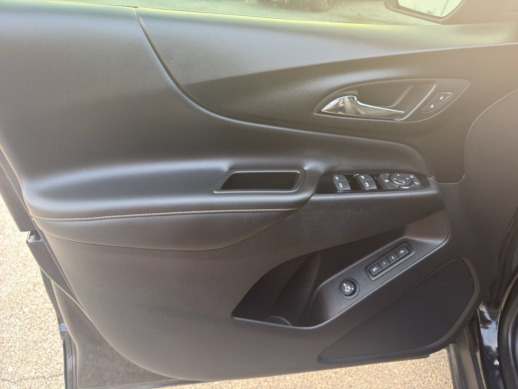 Certified 2024 Chevrolet Equinox Premier AWD/4WD image 13