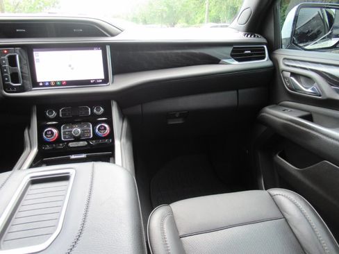 Used 2021 GMC Yukon XL Denali w/ Denali Ultimate Package AWD/4WD image 14