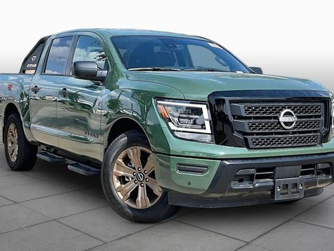 Certified 2024 Nissan Titan SV w/ SV Bronze Edition Package image 3