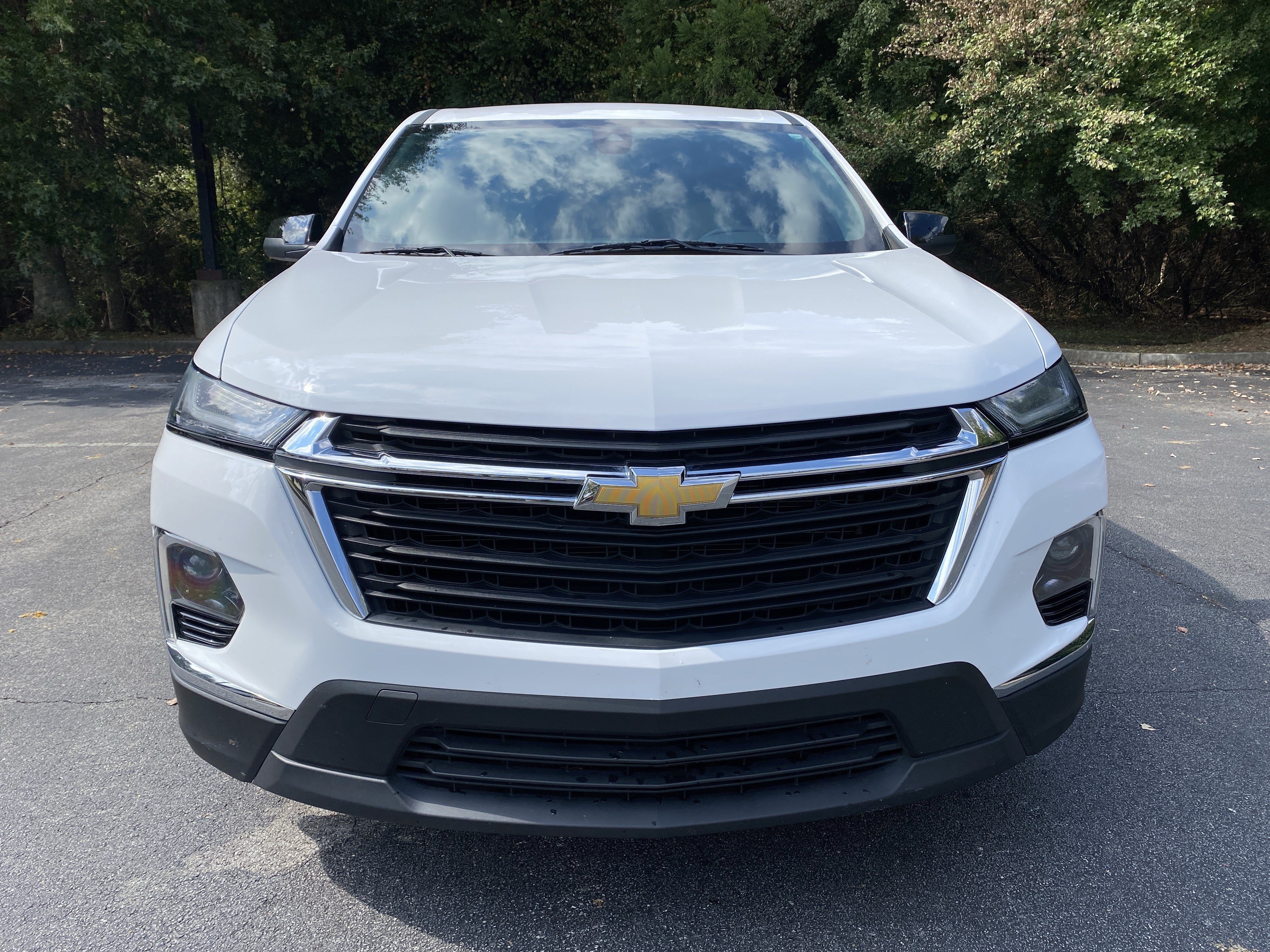 Used 2023 Chevrolet Traverse LS FWD image 3
