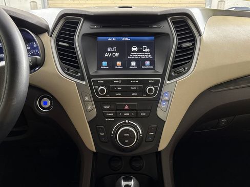 Used 2018 Hyundai Santa Fe Sport w/ 2.4L Value Package 02 FWD image 17