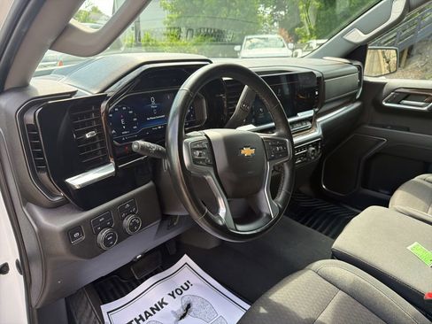 Used 2023 Chevrolet Silverado 1500 LT AWD/4WD image 14