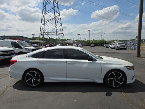 Used 2022 Honda Accord Sport image 6