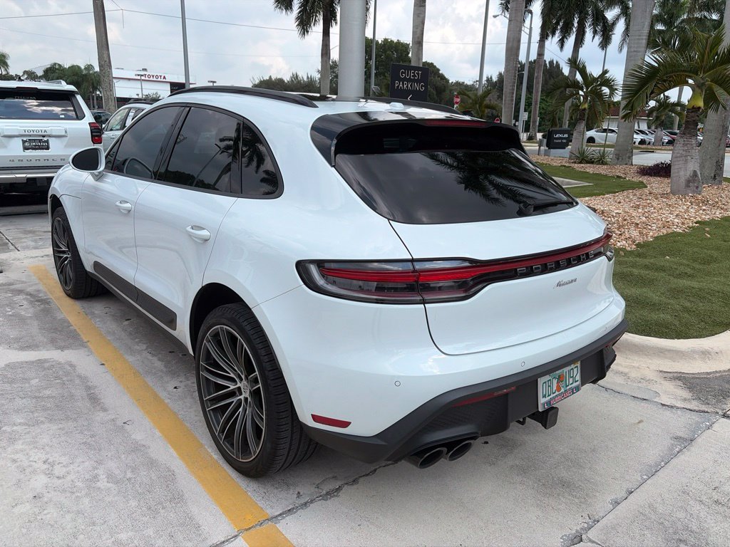 Used 2024 Porsche Macan AWD/4WD image 4