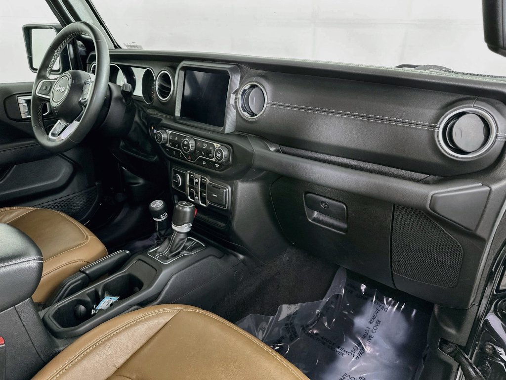 Used 2023 Jeep Gladiator Overland w/ Cold Weather Group AWD/4WD image 40