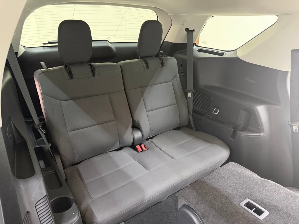 Used 2025 Ford Explorer Active AWD/4WD image 16