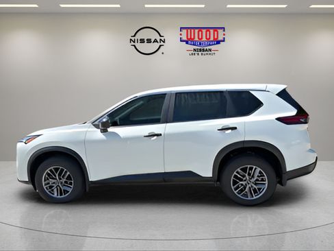 Used 2024 Nissan Rogue S AWD/4WD image 5