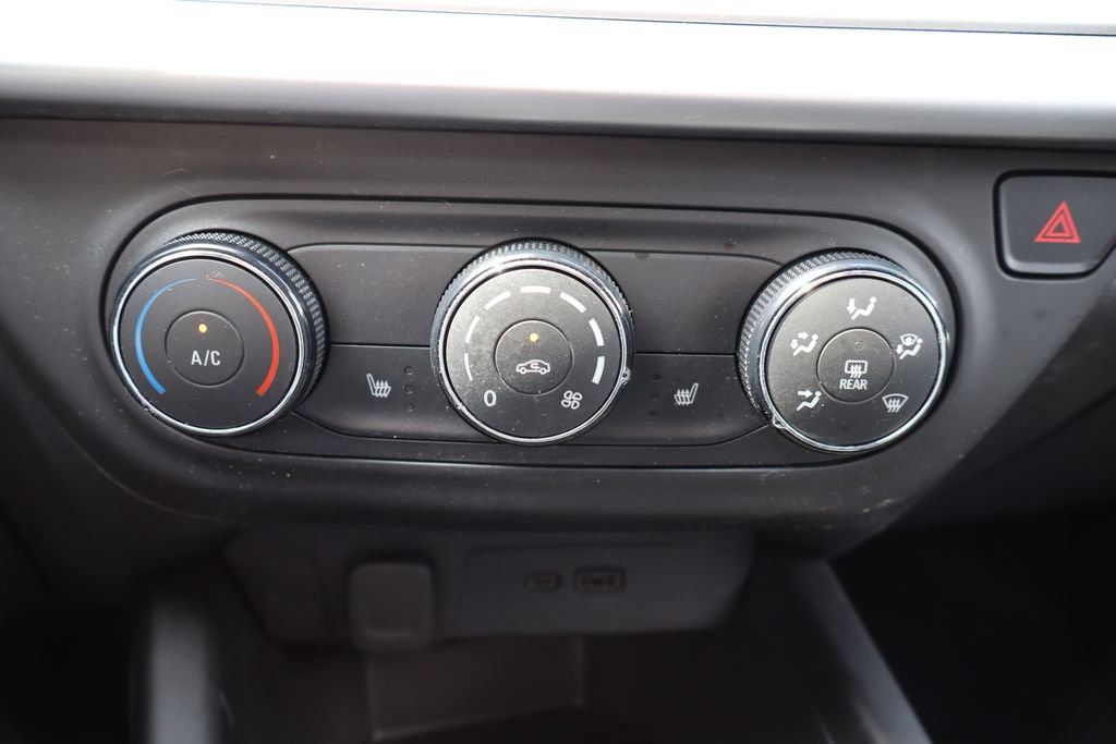 Used 2024 Chevrolet Trax LS w/ LS Convenience Package FWD image 13