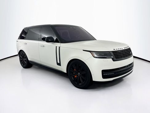 Used 2023 Land Rover Range Rover Long Wheelbase SE image 3