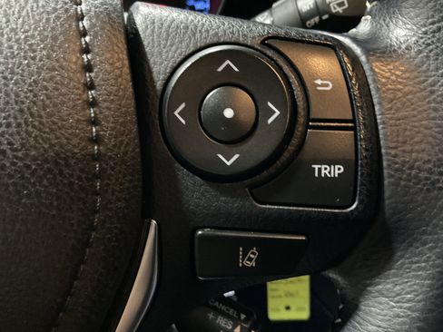 Used 2018 Toyota Corolla iM image 31