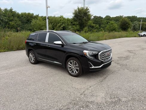 Used 2018 GMC Terrain Denali w/ Advanced Safety Package AWD/4WD image 7