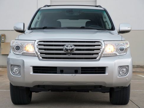 Used 2015 Toyota Land Cruiser AWD/4WD image 16