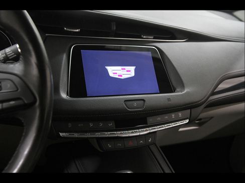 Used 2019 Cadillac XT4 Premium Luxury w/ Cold Weather Package AWD/4WD image 9