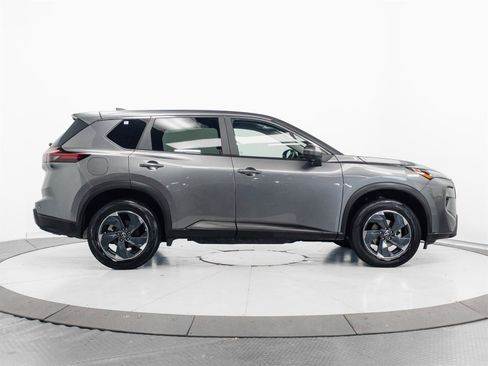 Used 2024 Nissan Rogue SV AWD/4WD image 11