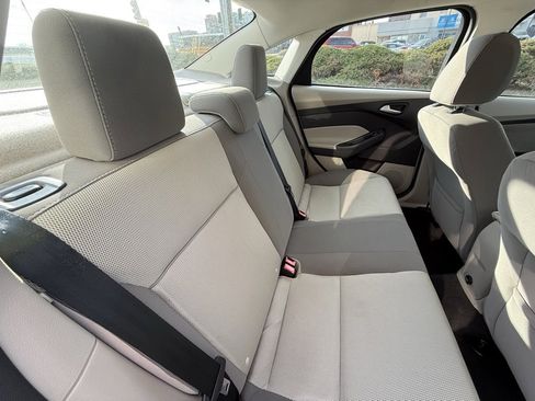 Used 2013 Ford Focus SE image 32