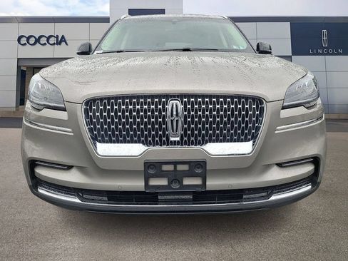 Used 2023 Lincoln Aviator AWD w/ Premium Package image 2