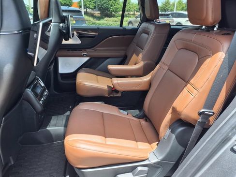 Used 2023 Lincoln Aviator Reserve w/ Equipment Group 201A RWD image 26