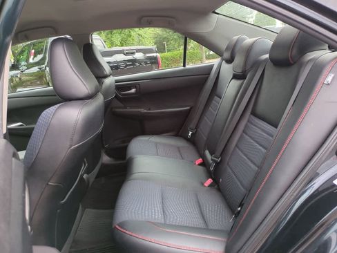Used 2015 Toyota Camry SE FWD image 13