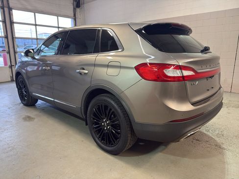 Used 2016 Lincoln MKX Reserve w/ Climate Package AWD/4WD image 4