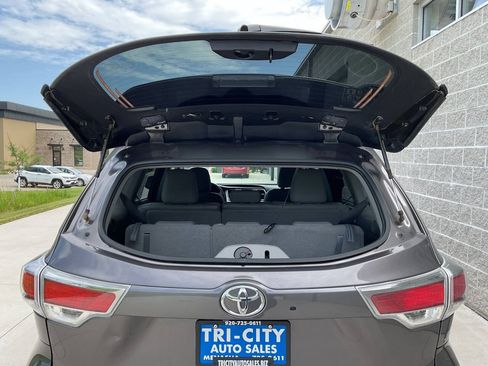 Used 2015 Toyota Highlander XLE AWD/4WD image 40