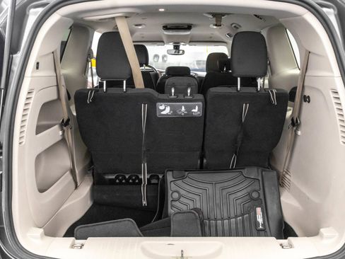 Used 2019 Chrysler Pacifica Touring Plus w/ Tire & Wheel Group image 31