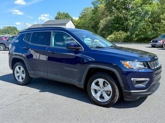 Used 2020 Jeep Compass Latitude image 1
