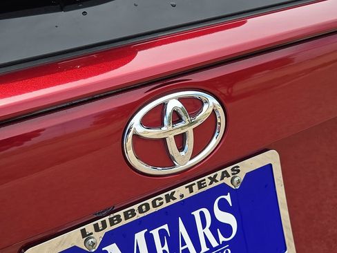 Used 2022 Toyota RAV4 XLE image 12