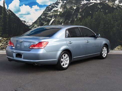 Used 2005 Toyota Avalon XL image 3