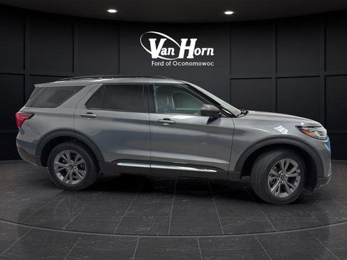 Used 2025 Ford Explorer Active w/ Active Comfort Package AWD/4WD image 8