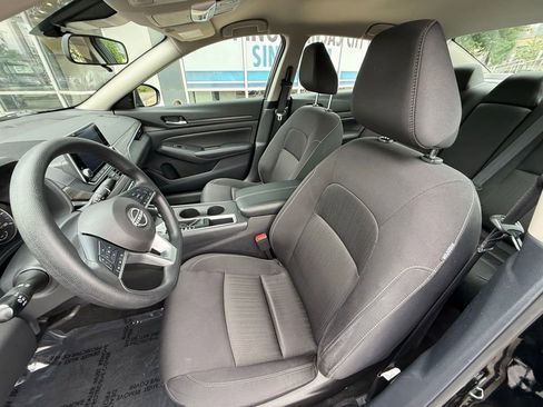 Used 2025 Nissan Altima 2.5 SV FWD image 7