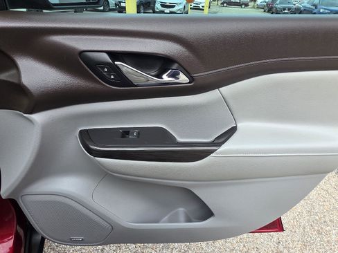 Used 2019 GMC Acadia SLT FWD image 35