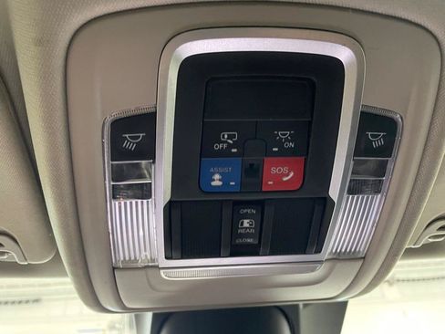 Used 2022 RAM 1500 Laramie AWD/4WD image 35