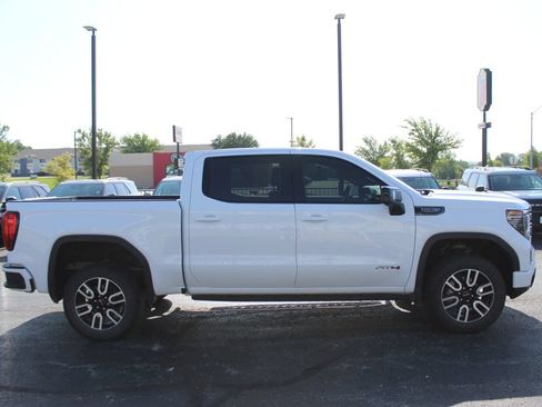 Used 2022 GMC Sierra 1500 AT4 w/ AT4 Premium Package AWD/4WD image 7