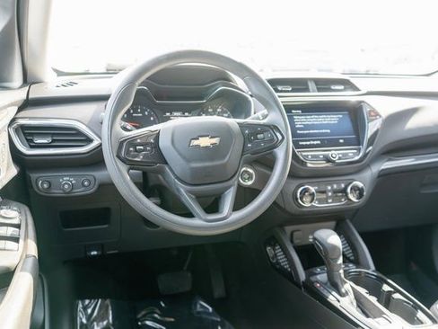 Used 2023 Chevrolet TrailBlazer LT w/ Convenience Package image 14