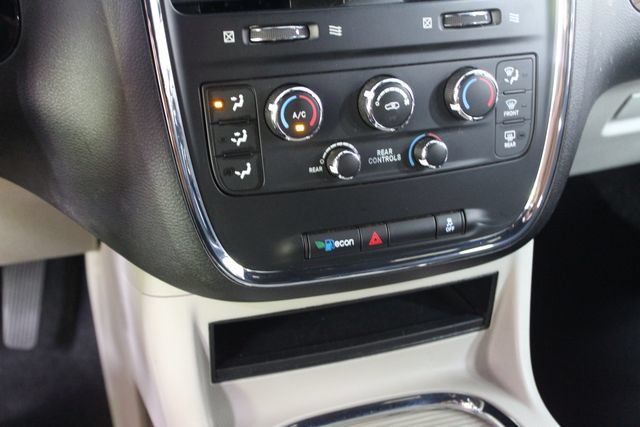 Used 2019 Dodge Grand Caravan SXT FWD image 24