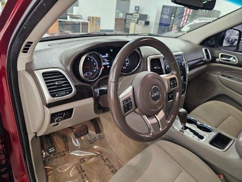 Used 2012 Jeep Grand Cherokee Laredo w/ Laredo E Group AWD/4WD image 11