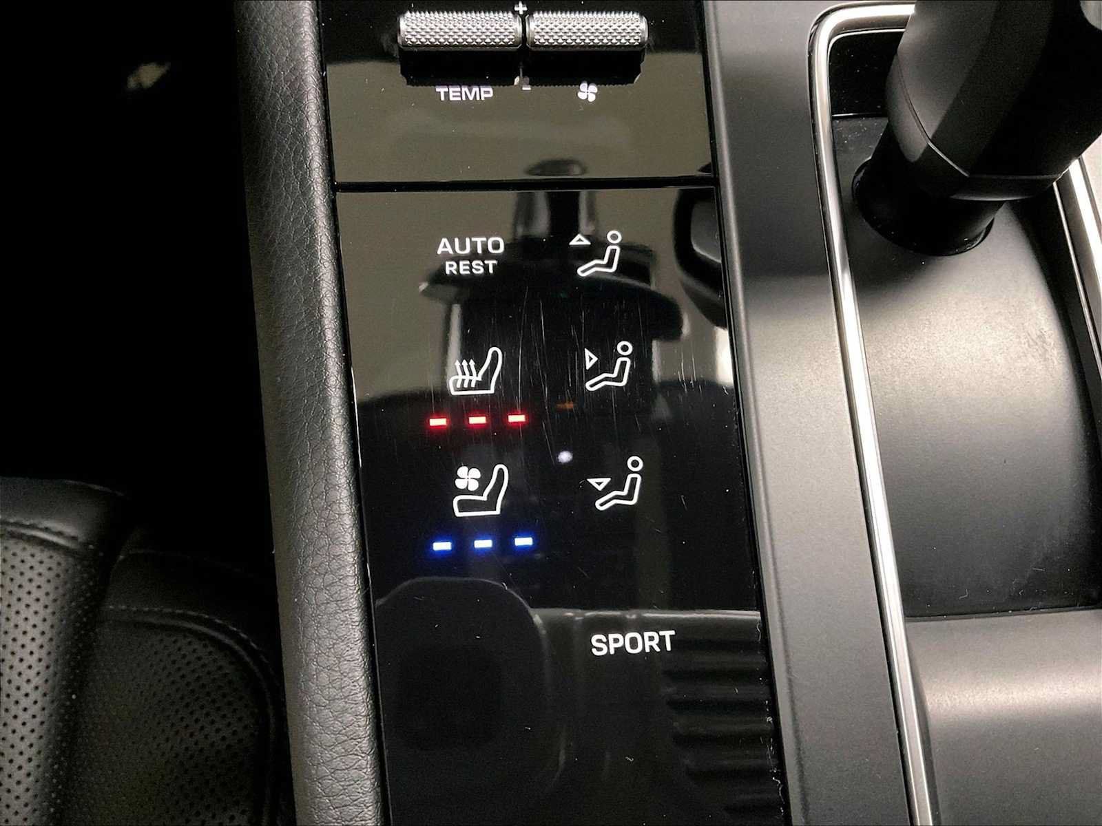Certified 2023 Porsche Macan AWD/4WD image 37