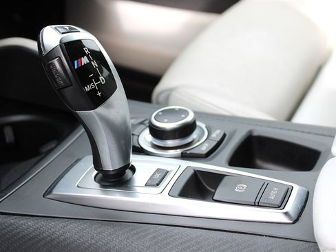 Used 2010 BMW X5 M image 32