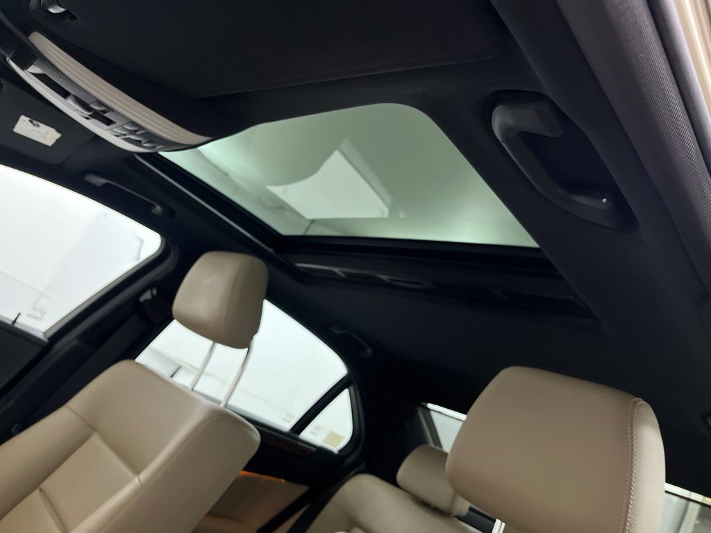 Used 2010 Mercedes-Benz E 350 Sedan image 74