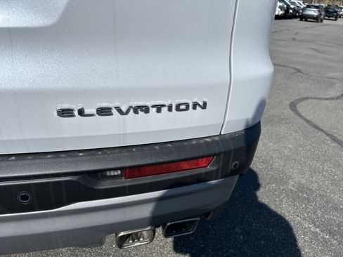 Used 2026 GMC Acadia Elevation w/ Elevation Premium Package image 7